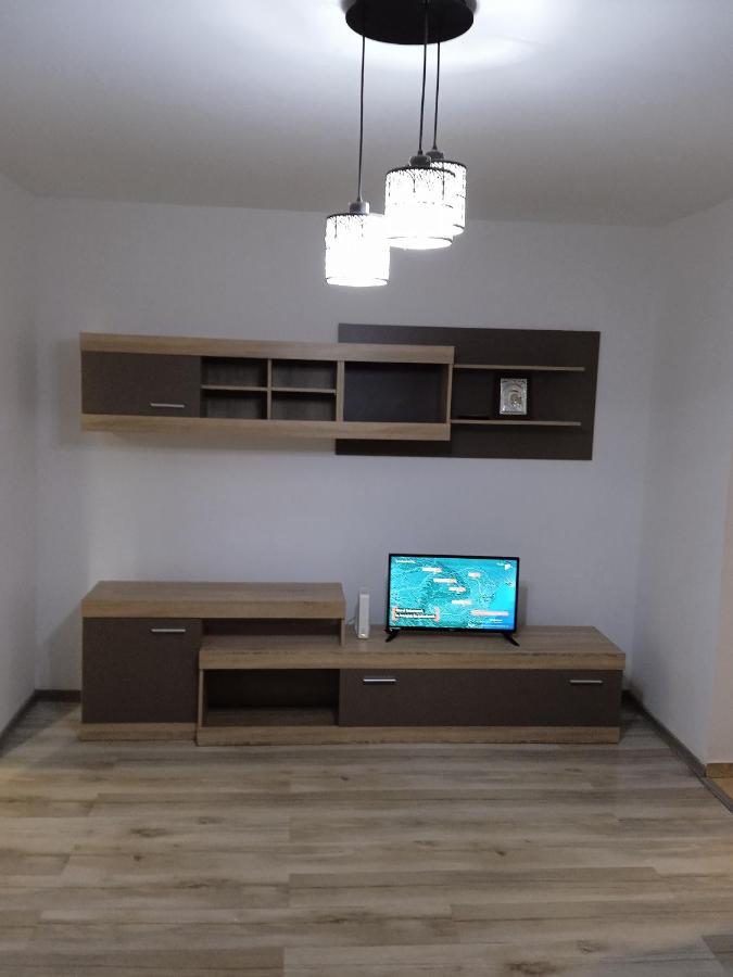 4 Rooms Apartment Tulcea Esterno foto